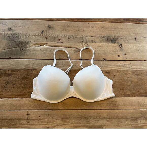 Victoria's Secret Pure White 32DDD Body by Victoria Push Up Smooth Bra - Picture 1 of 2